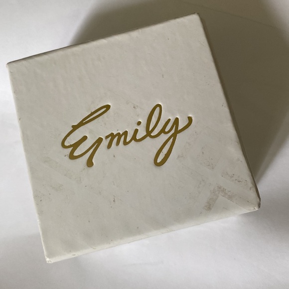 Size 6 Emily Maynard feather ring. - Picture 3 of 3